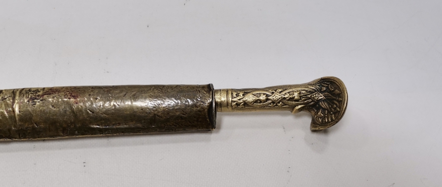 ORİJİNAL KININDA GÜMÜŞ ÇAKMA İŞÇİLİKLİ VE SAPINDA OSMANLI DEVLET ARMASI BULUNAN ÇOK NADİR YENİÇERİ AĞA KILICI