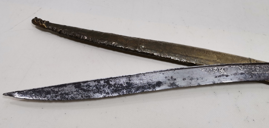 ORİJİNAL KININDA GÜMÜŞ ÇAKMA İŞÇİLİKLİ VE SAPINDA OSMANLI DEVLET ARMASI BULUNAN ÇOK NADİR YENİÇERİ AĞA KILICI