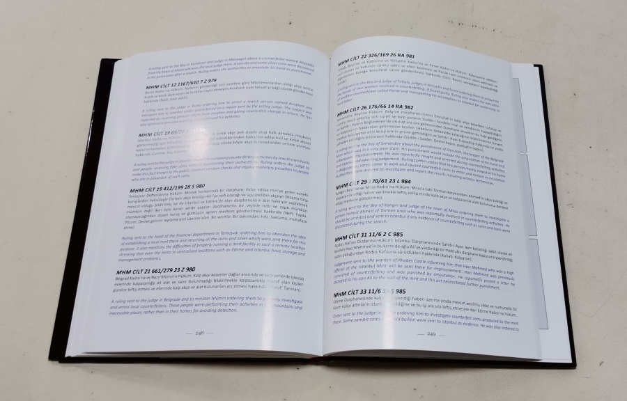 BAZI SAHTE PARALAR İSİMLİ KUŞE KAĞIDA BASILMIŞ PRESTİJ KİTAP