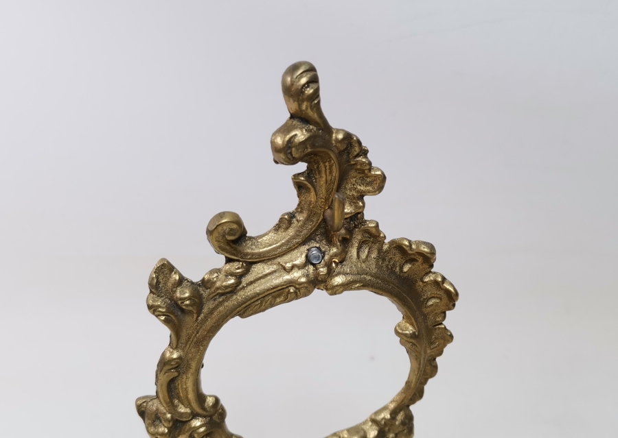 KABARTMA İŞÇİLİKLİ ANTİKA CEP SAATİ STANDI