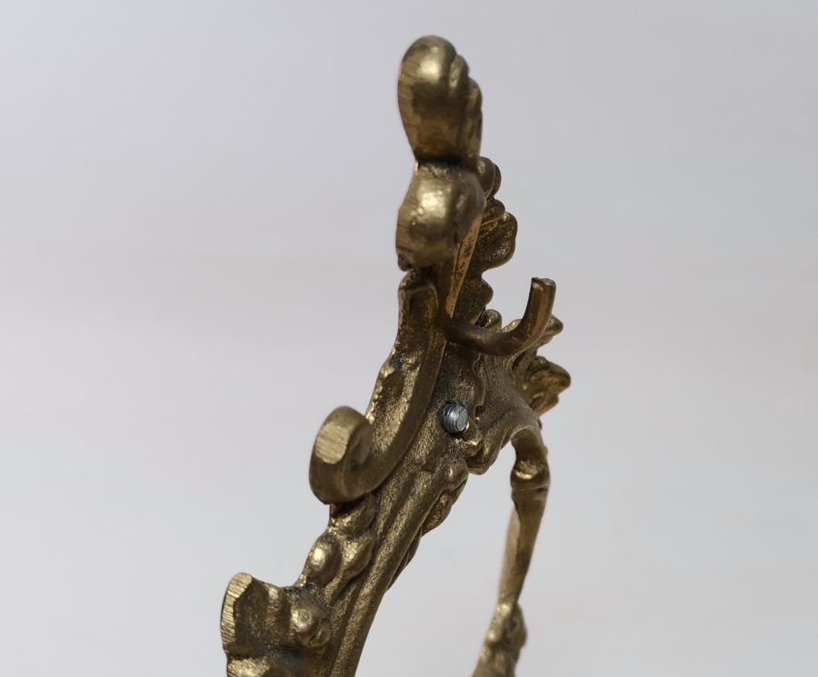 KABARTMA İŞÇİLİKLİ ANTİKA CEP SAATİ STANDI