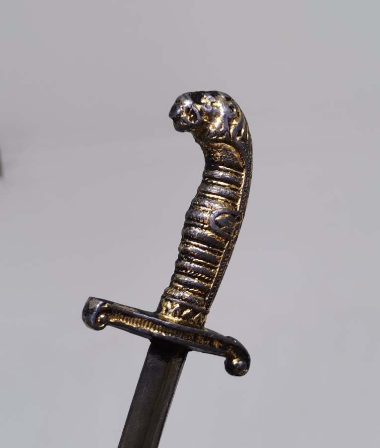 ASLAN BAŞLI PAŞA KILICI FORMUNDA YAPILMIŞ 1. DÜNYA SAVAŞI DÖNEMİ ASKERİ ZARF AÇACAĞI