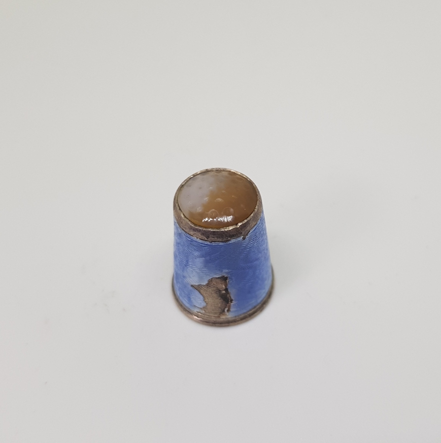 ÜZERİ MİNELİ ANTİKA GÜMÜŞ TERZİ YÜKSÜĞÜ