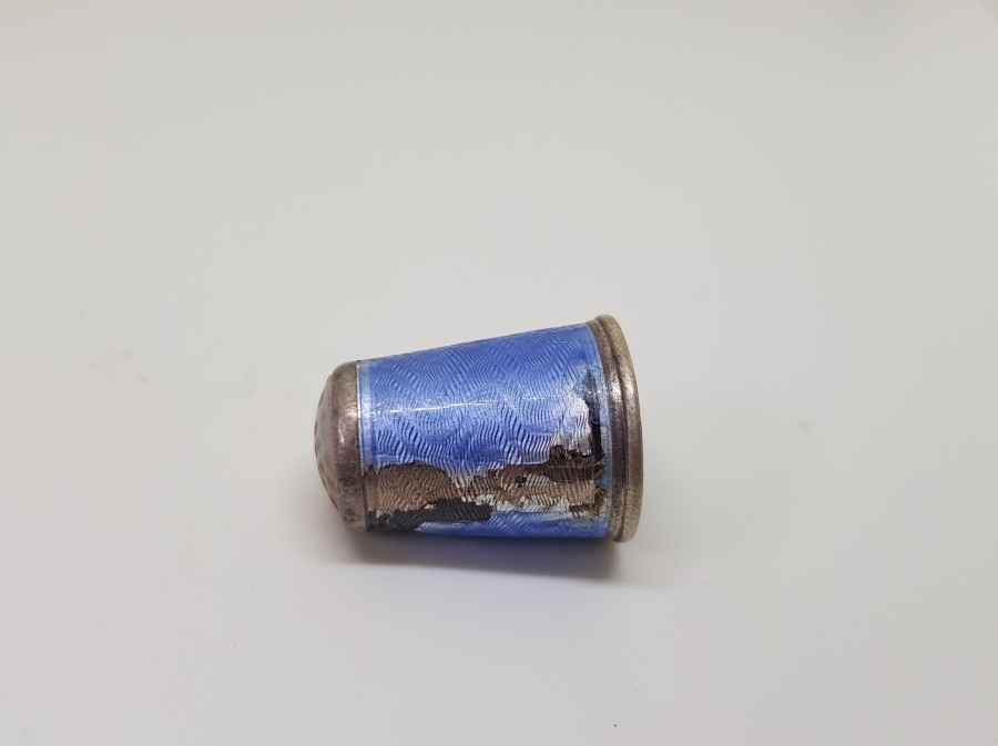 ÜZERİ MİNELİ ANTİKA GÜMÜŞ TERZİ YÜKSÜĞÜ