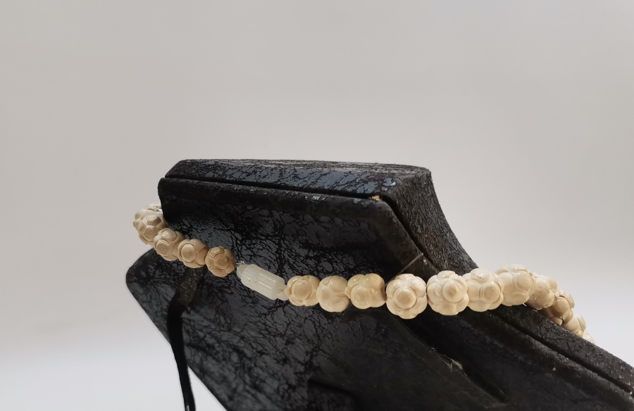 EL OYMA İŞÇİLİKLİ BÜYÜK BOY ANTİKA SU DAMLASI MODEL LÜLE TAŞI GERDANLIK