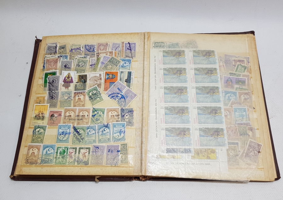 İÇİNDE OSMANLIDAN GÜNÜMÜZE PULLAR BULUNAN ORİJİNAL ALBÜMÜNDE HAZIR PUL KOLEKSİYONU