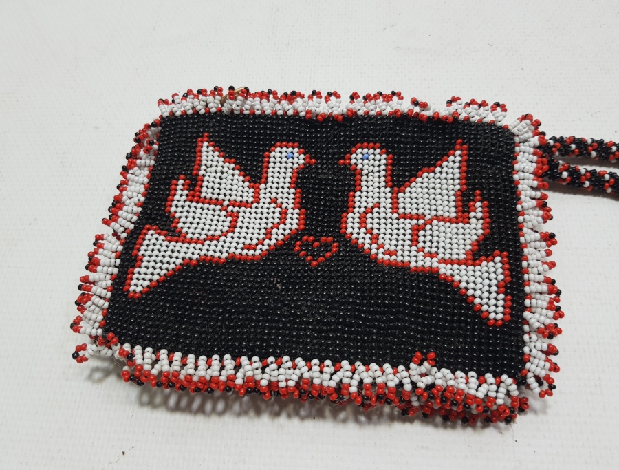 ÇİFTE KUMRULAR GÖRSELLİ ANTİKA BONCUK İŞİ CÜZDAN