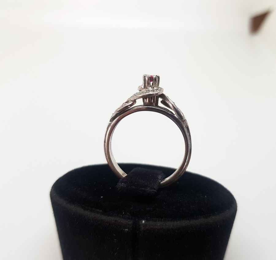 PIRLANTA VE YAKUT TAŞLARLA SÜSLÜ ÖZEL YAPIM ANTİKA YÜZÜK