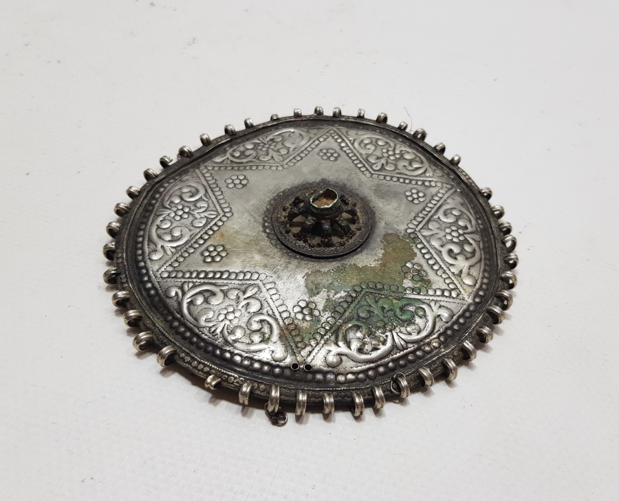 ÜZERİNDE SELÇUKLU YILDIZI BULUNAN KABARTMA İŞÇİLİKLİ OSMANLI DÖNEMİ GELİN TEPELİĞİ