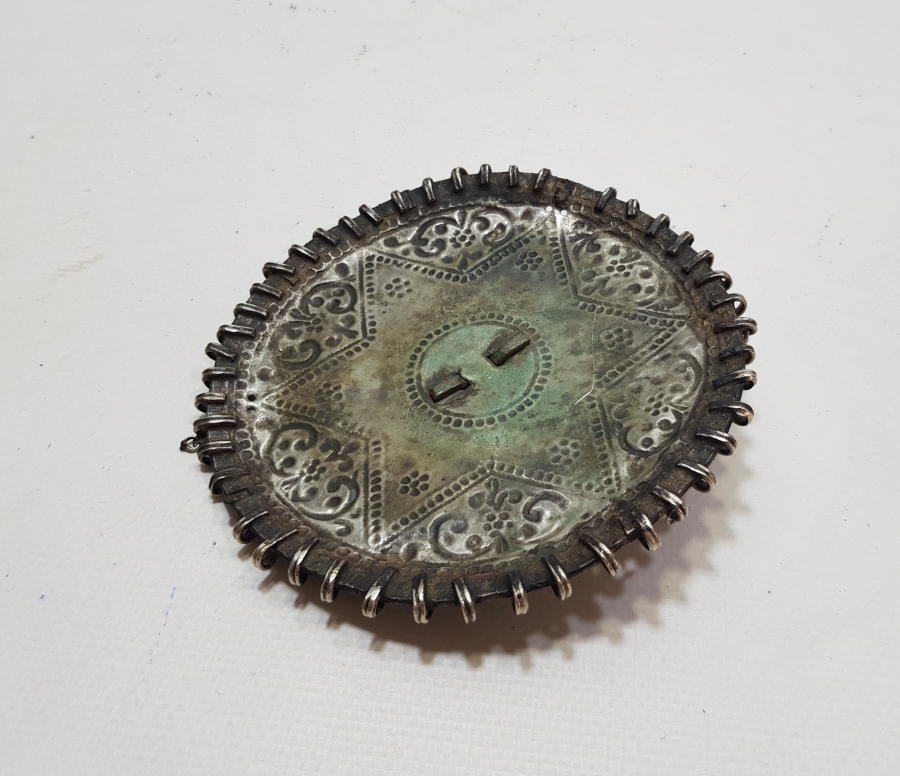 ÜZERİNDE SELÇUKLU YILDIZI BULUNAN KABARTMA İŞÇİLİKLİ OSMANLI DÖNEMİ GELİN TEPELİĞİ