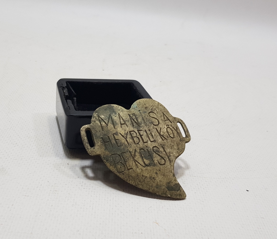 CUMHURİYET BAŞLARI EL KAZIMA NADİR BEKÇİ PLAKASI