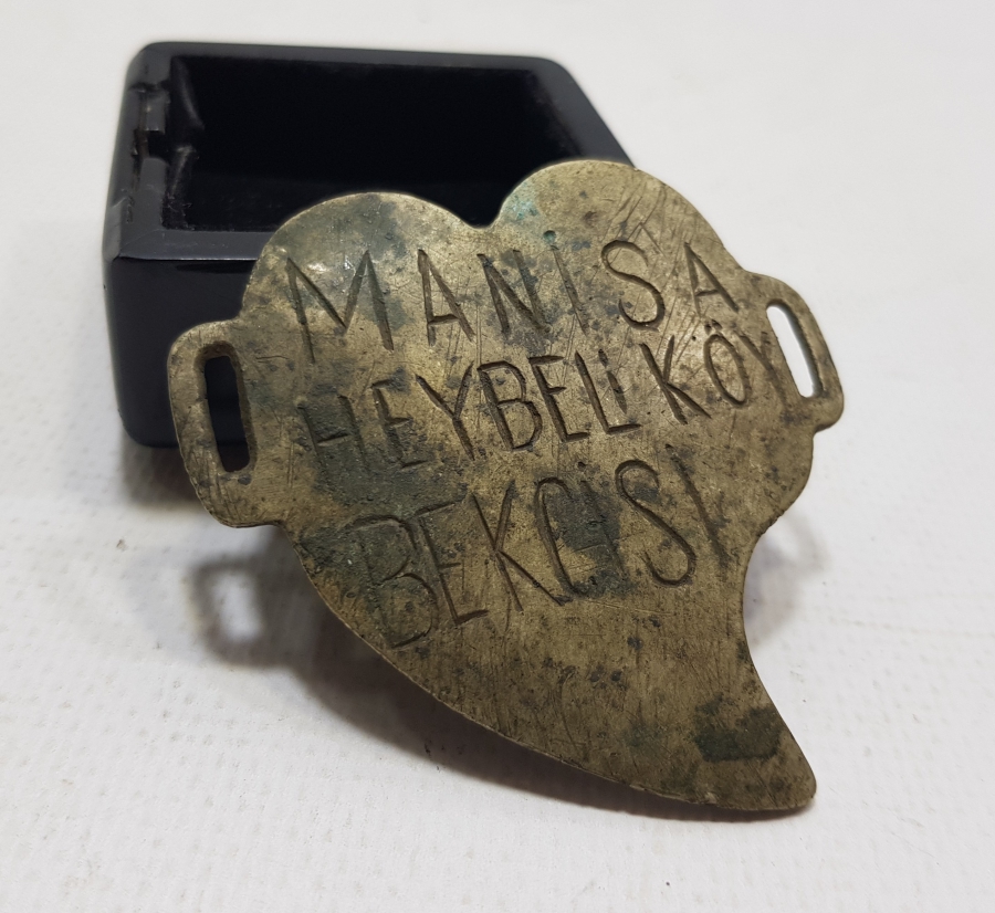 CUMHURİYET BAŞLARI EL KAZIMA NADİR BEKÇİ PLAKASI