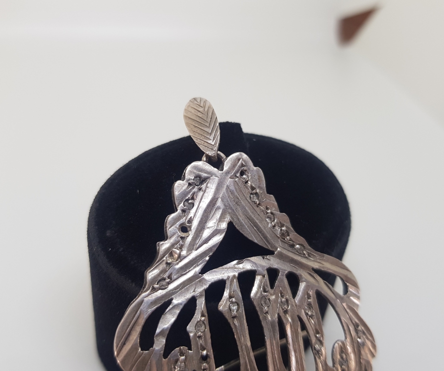 OSMANLI DÖNEMİ ÜZERİ OSMANLICA YAZILI ELMAS TAŞLI ARMUDİ KOLYE