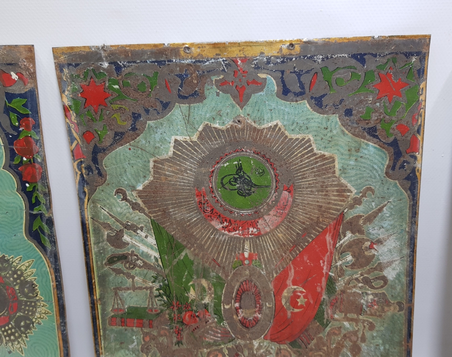 ÜZERİNDE OSMANLI DEVLET ARMASI VE OSMANLI NİŞANLARI GÖRSELİ BULUNAN ÇOK NADİR SANDIK ÖNÜ PARÇALARI