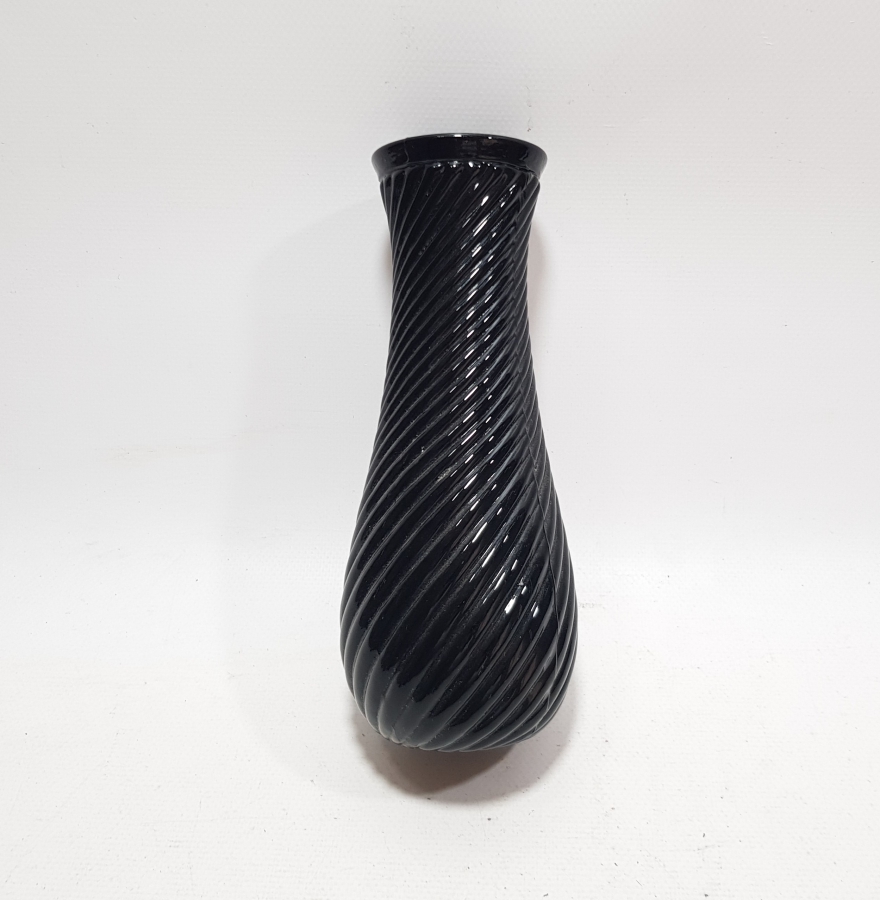 BURGULU MODEL ANTİKA CAM VAZO