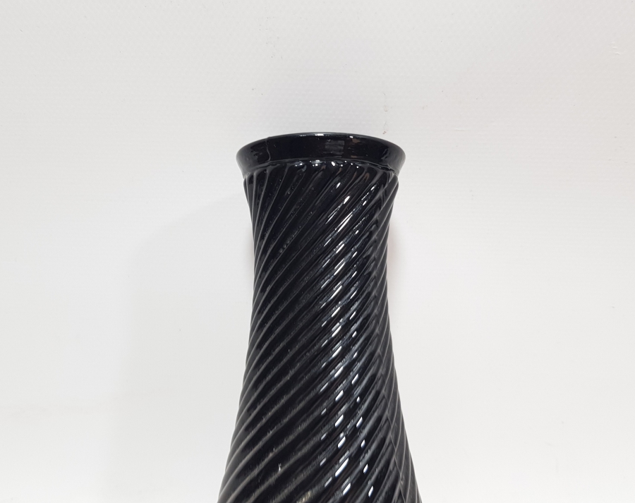 BURGULU MODEL ANTİKA CAM VAZO