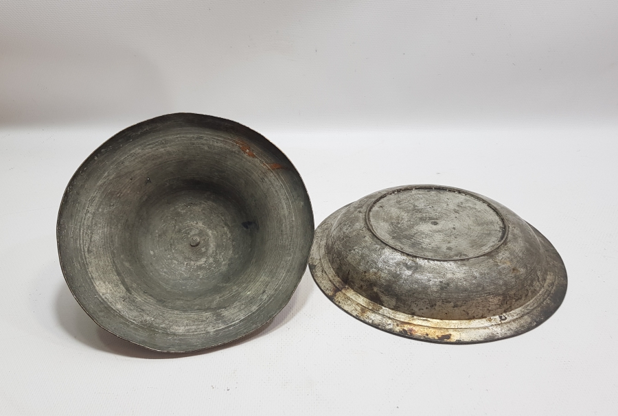 ÜZERİ LALE FİGÜRLÜ VE TUTMASI SİKKELİ OSMANLI DÖNEMİ MEVLEVİ KAPAKLI SAHAN