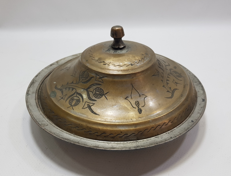 ÜZERİ LALE FİGÜRLÜ VE TUTMASI SİKKELİ OSMANLI DÖNEMİ MEVLEVİ KAPAKLI SAHAN