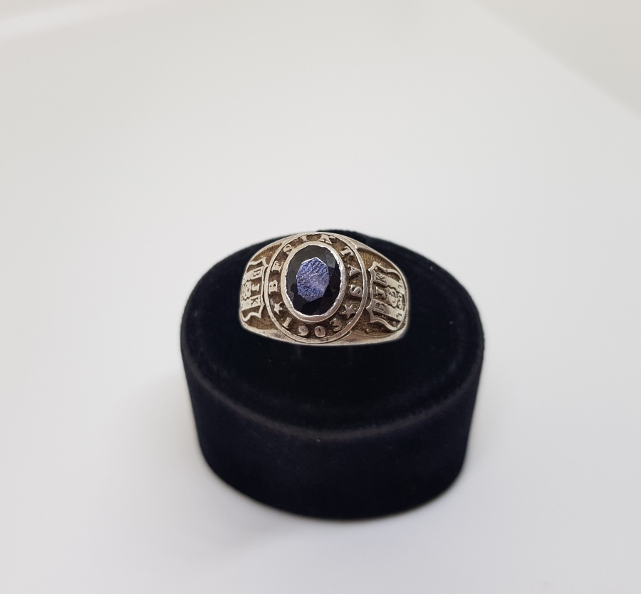 BEŞİKTAŞ IN 100. YIL ŞAMPİYONLUĞU İÇİN YAPILMIŞ ÖZEL YAPIM GÜMÜŞ YÜZÜK