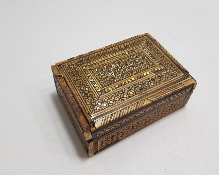 OSMANLI DÖNEMİ MARKUTERİ İŞÇİLİKLİ MÜCEVHER KUTUSU