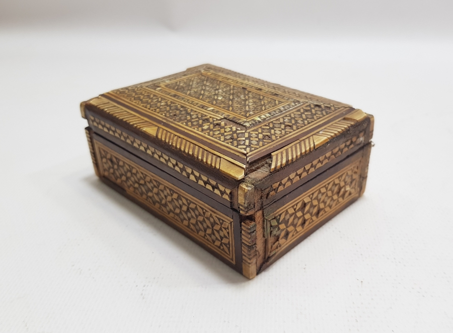 OSMANLI DÖNEMİ MARKUTERİ İŞÇİLİKLİ MÜCEVHER KUTUSU