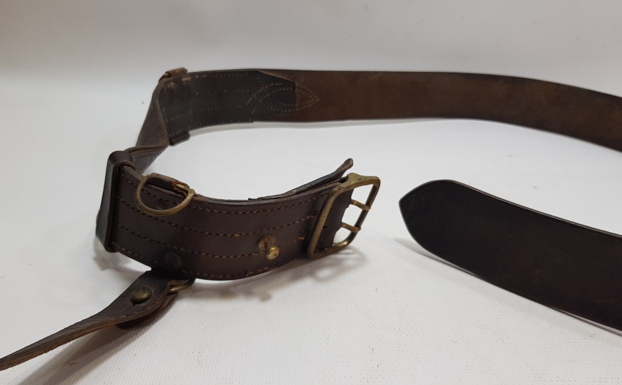 ORİJİNAL KILIÇ TUTMA APARATI İLE 1. DÜNYA SAVAŞI DÖNEMİ ÜZERİ İŞLEMELİ ÇOK NADİR SUBAY KEMERİ