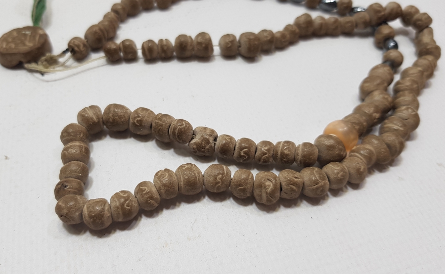 OSMANLI DÖNEMİ NADİR ÜZERİNDE ESMA ÜL HÜSNA YAZILI KERBELA TOPRAĞINDAN DERVİŞ TESPİHİ