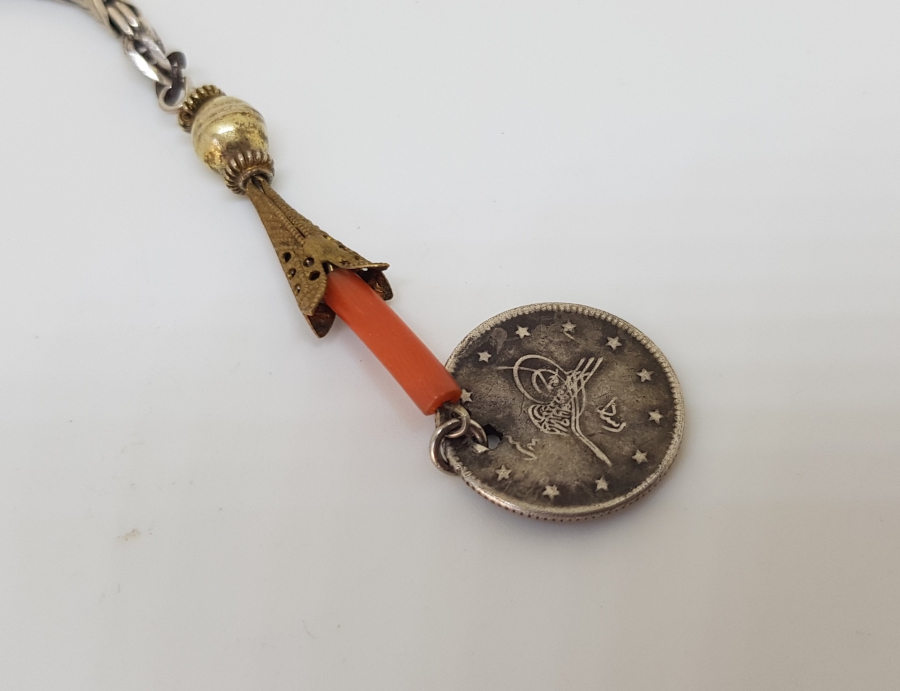 MERCAN TAŞLI VE OSMANLI PARALI GÜMÜŞ TESPİH PÜSKÜLÜ