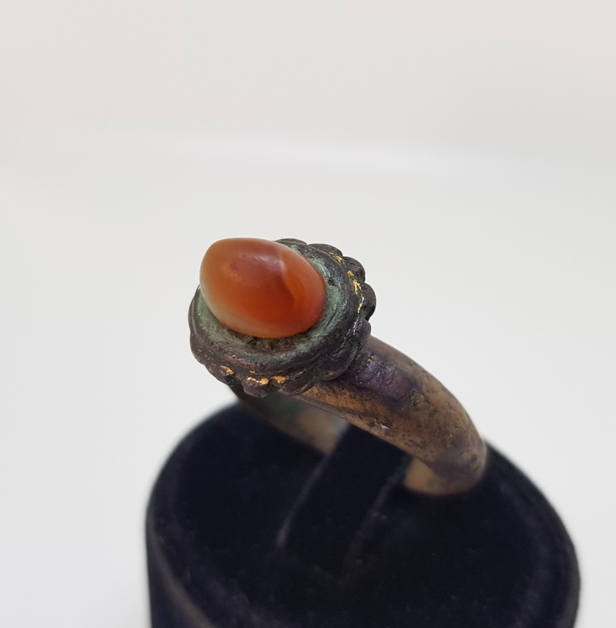 SÜLEYMANİYE AKİĞİNDEN MAMUL SÜMBÜLLÜ TARİKATINA AİT DERVİŞ YÜZÜĞÜ