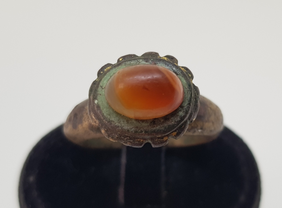 SÜLEYMANİYE AKİĞİNDEN MAMUL SÜMBÜLLÜ TARİKATINA AİT DERVİŞ YÜZÜĞÜ