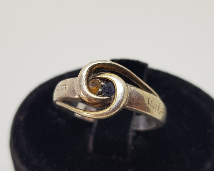 DOĞAL TAŞLARLA SÜSLÜ GÜMÜŞ YÜZÜK