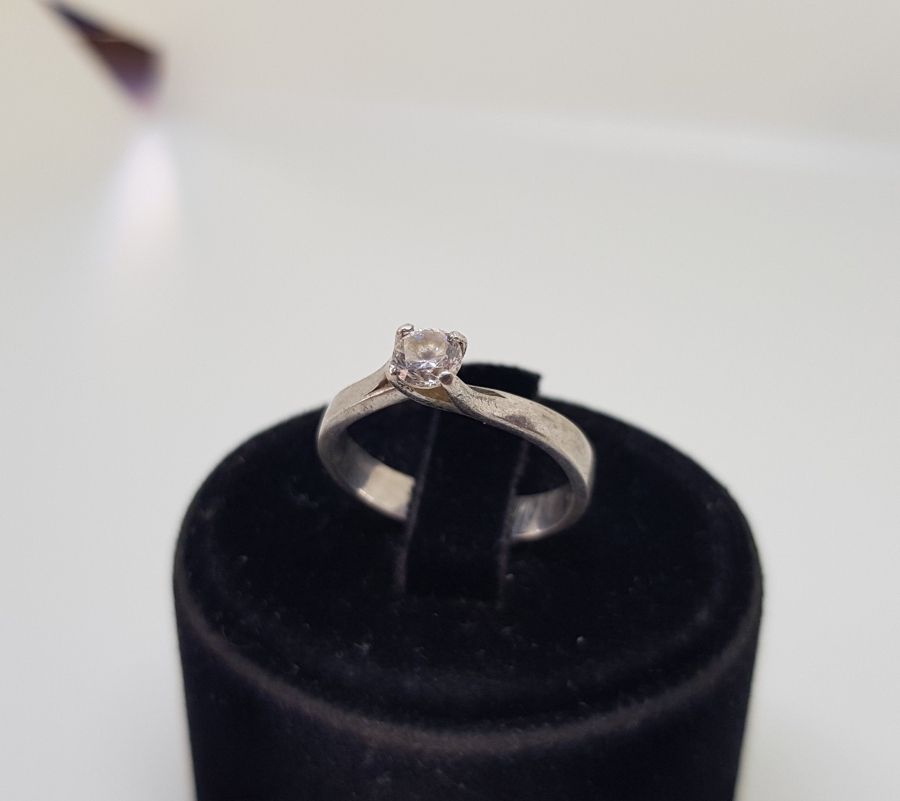 TEK TAŞ GÜMÜŞ YÜZÜK