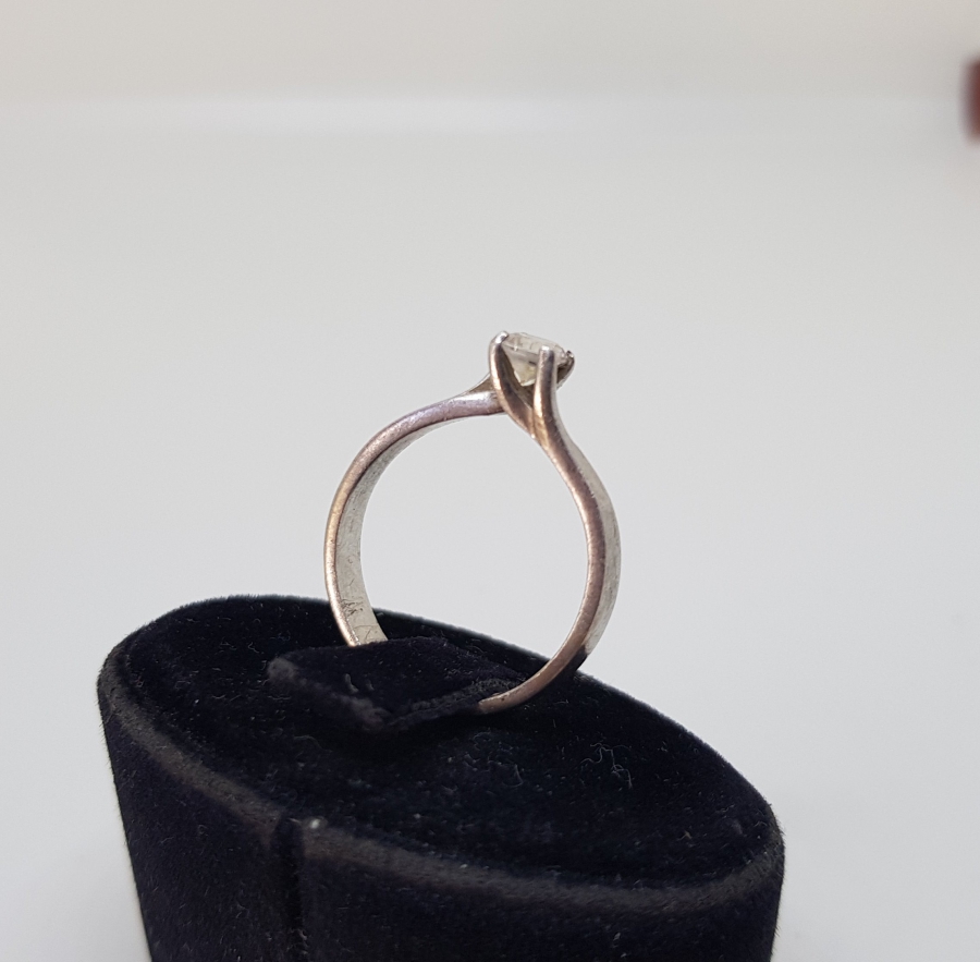 TEK TAŞ GÜMÜŞ YÜZÜK