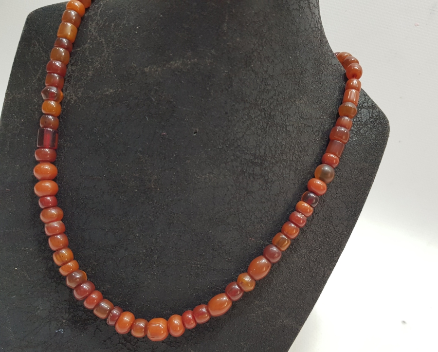 KATALİN VE KEHRİBAR TANELERDEN YAPILMIŞ GERDANLIK