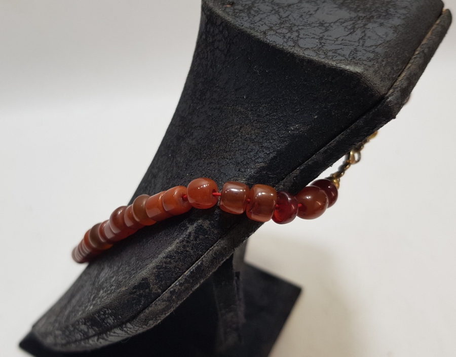 KATALİN VE KEHRİBAR TANELERDEN YAPILMIŞ GERDANLIK