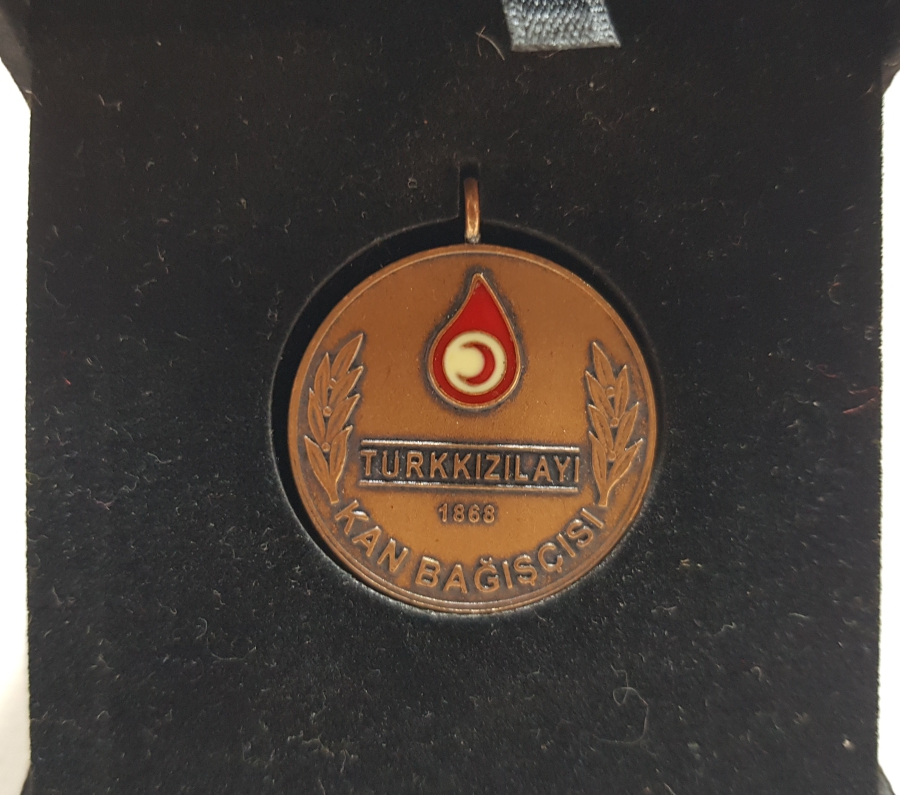 ORİJİNAL KUTUSUNDA BRONZ KIZILAY KAN BAĞIŞÇISI MADALYASI