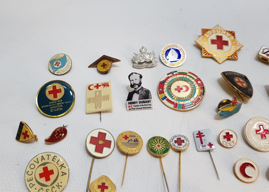 HAZIR KOLEKSİYON - KIZILHAÇ VE KIZILAY ROZET LOTU