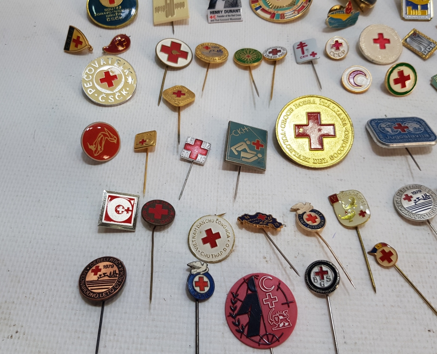 HAZIR KOLEKSİYON - KIZILHAÇ VE KIZILAY ROZET LOTU