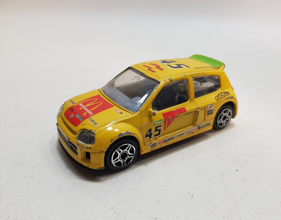 BRAGO MARKA RENAULT CLİO MODEL OYUNCAK ARABA