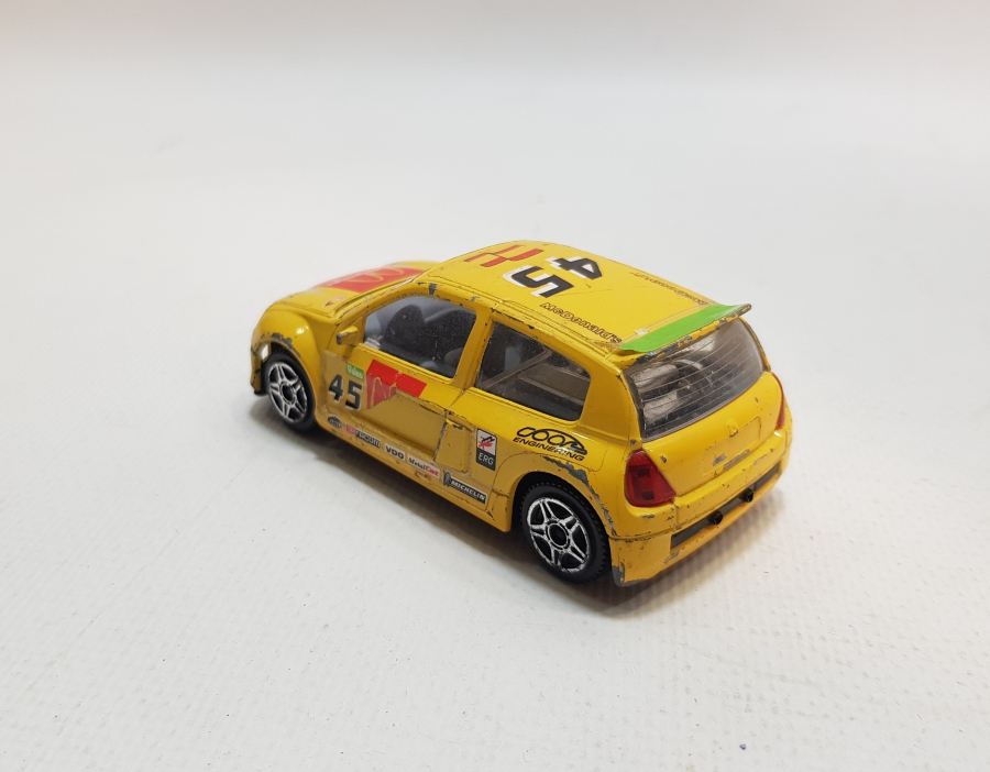 BRAGO MARKA RENAULT CLİO MODEL OYUNCAK ARABA