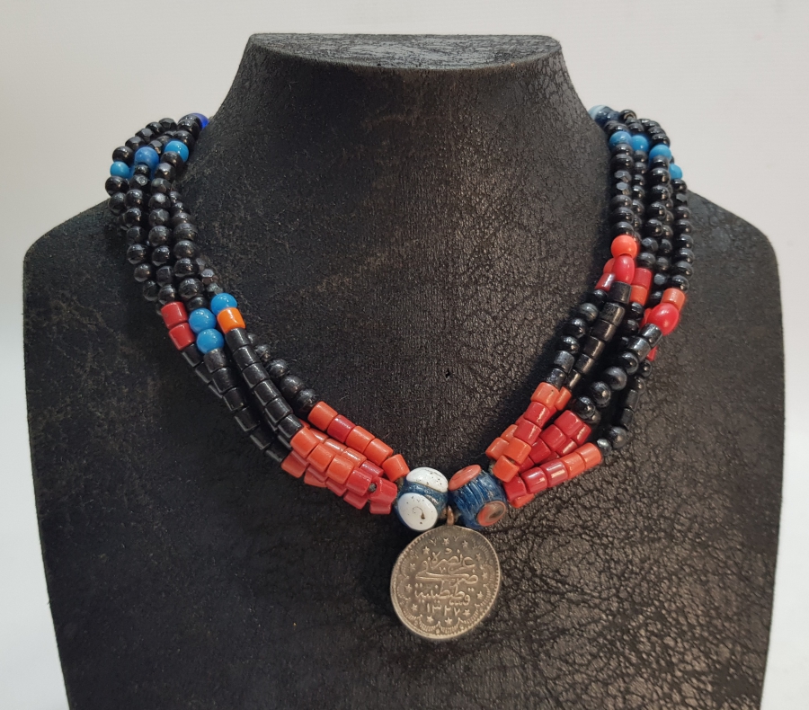 OSMANLI GÜMÜŞ PARALI MERCAN TAŞLI GERDANLIK