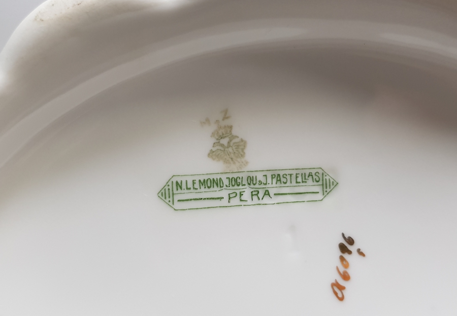 OSMANLI DÖNEMİ CONSTANTINOPLE PERA LİMONCUOĞLU DAMGALI PORSELEN ÇORBALIK