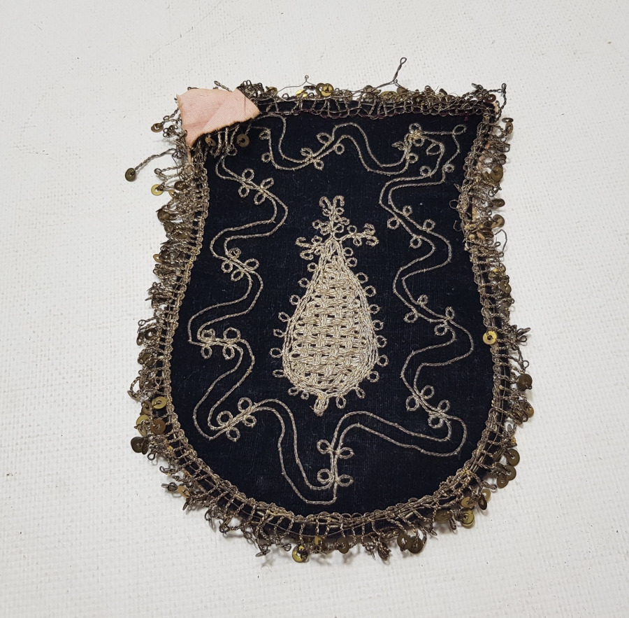 OSMANLI DÖNEMİ SIRMA İŞLEMELİ KADİFE PARA KESESİ