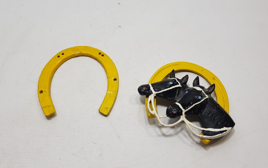 ANTİKA AT VE NAL GÖRSELLİ DUVAR ŞANS SÜSÜ