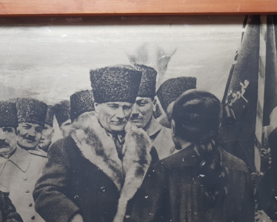 DÖNEMİNE AİT BÜYÜK BOY ATATÜRK RESMİ