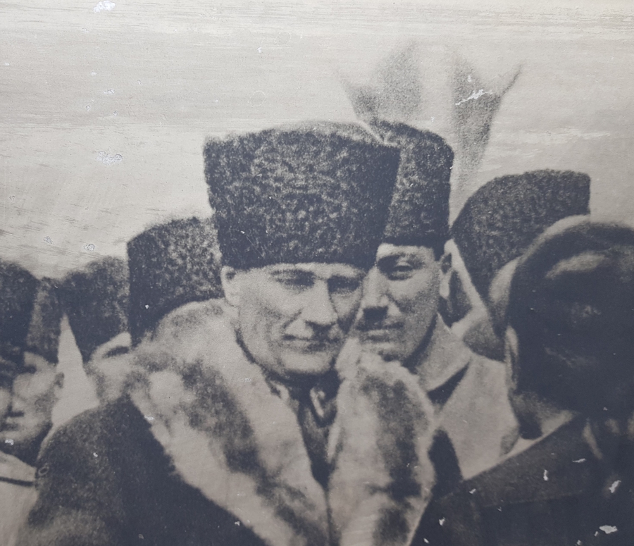 DÖNEMİNE AİT BÜYÜK BOY ATATÜRK RESMİ