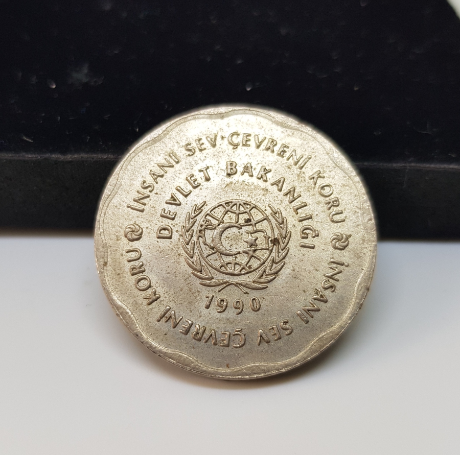 1990 HER ŞEY İNSAN İÇİNDİR, İNSANI SEV ÇEVRENİ KORU MADALYON