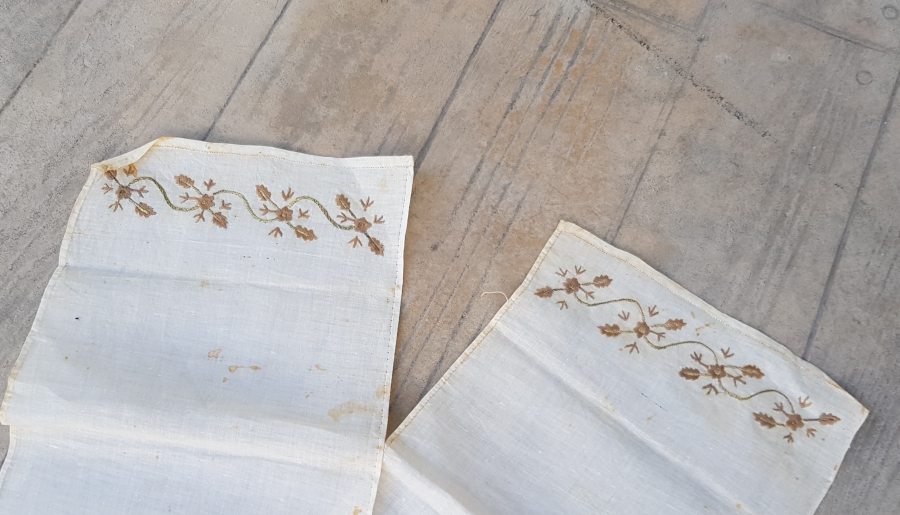 OSMANLI DÖNEMİ ALTIN SIRMA İŞLEMELİ İPEK UÇKUR