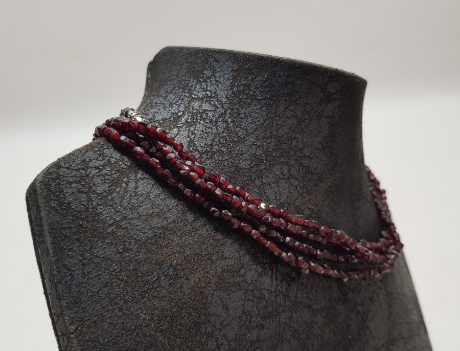 ANTİKA LAL TAŞI GERDANLIK