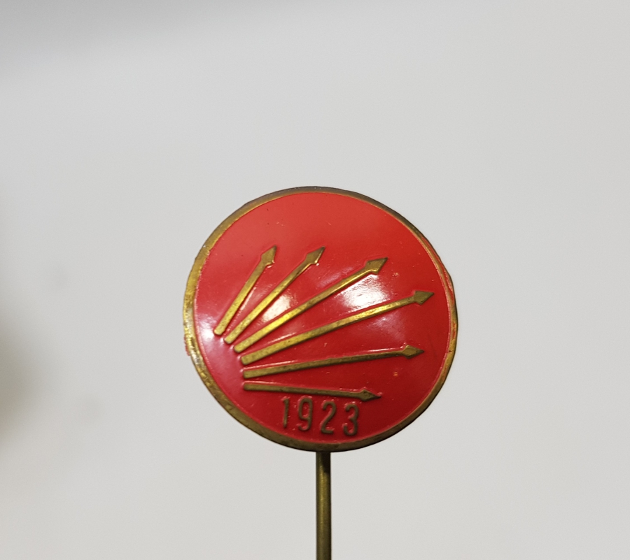 ORİJİNAL KABINDA ANTİKA CHP ROZETİ